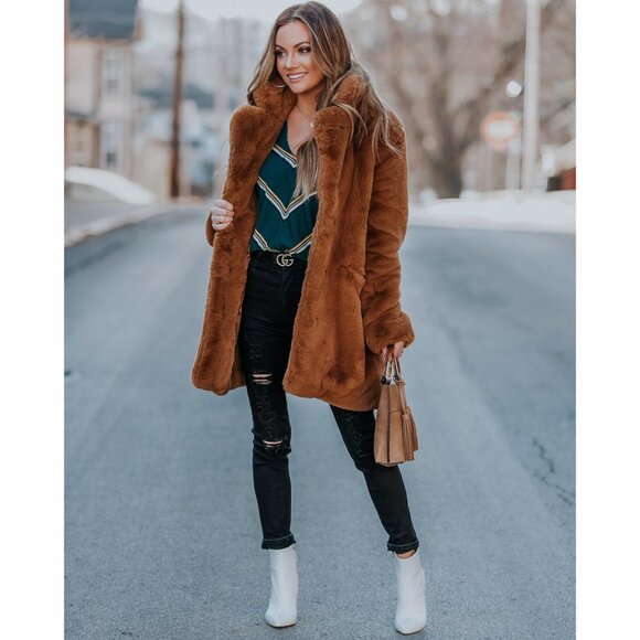 💥SHOWSTOPPER!💥APPARIS SOPHIE CHUNKY PLUCHE FUR OVERSIZED COAT IN CHESTNUT - Picture 5 of 8